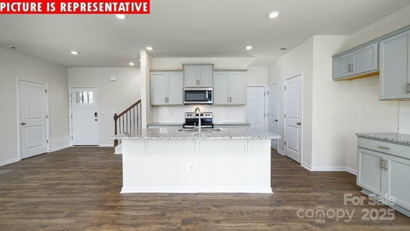 Property image 4 at 11225 Cardinal Creek Avenue, Charlotte, NC 28215