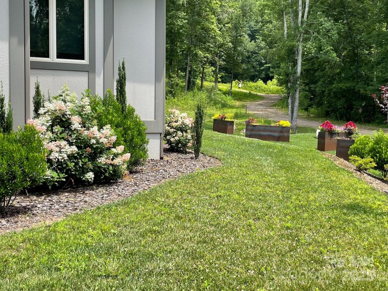 Property image 4 at 22 Keswick Drive, Asheville, NC 28803