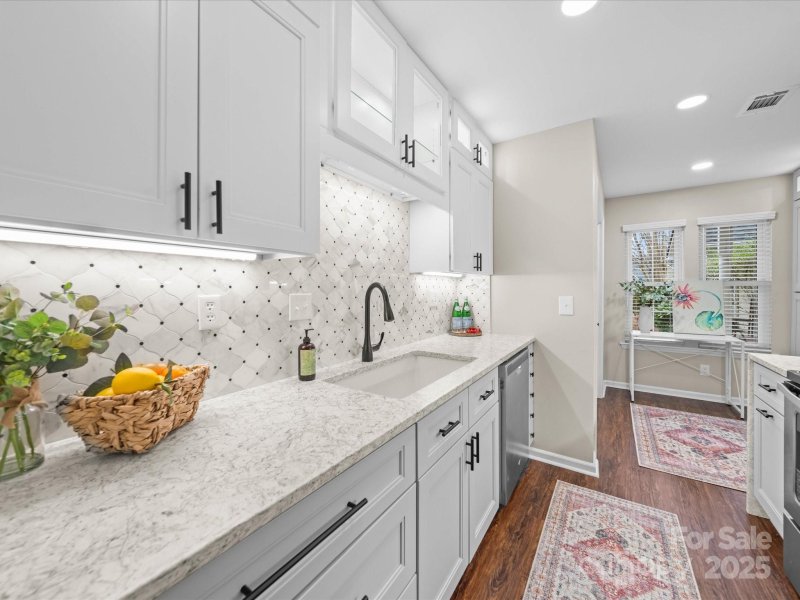 2727 Tiergarten Lane