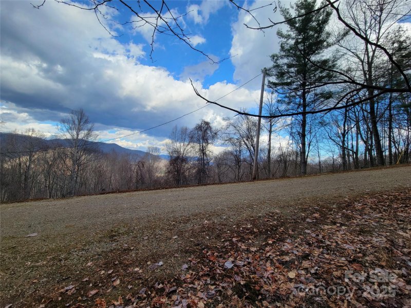 Property image 4 of 125 Lasso Lane in Cataloochee Ranch Estates, Waynesville, NC 28785