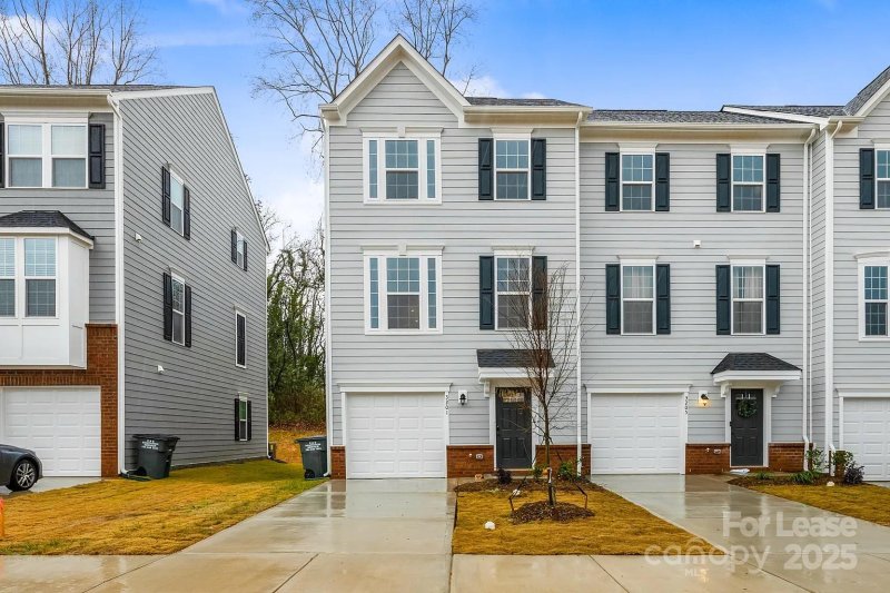 Property image 2 at 3201 Beeler Lane, Charlotte, NC 28208