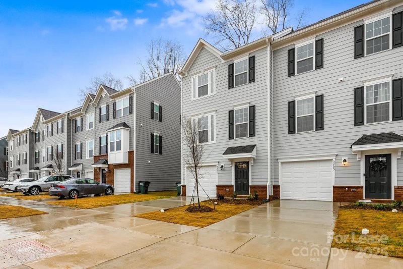 Property image 3 at 3201 Beeler Lane, Charlotte, NC 28208