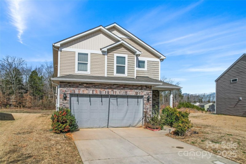 Property image 2 at 7512 Spring Spruce Lane, Charlotte, NC 28227