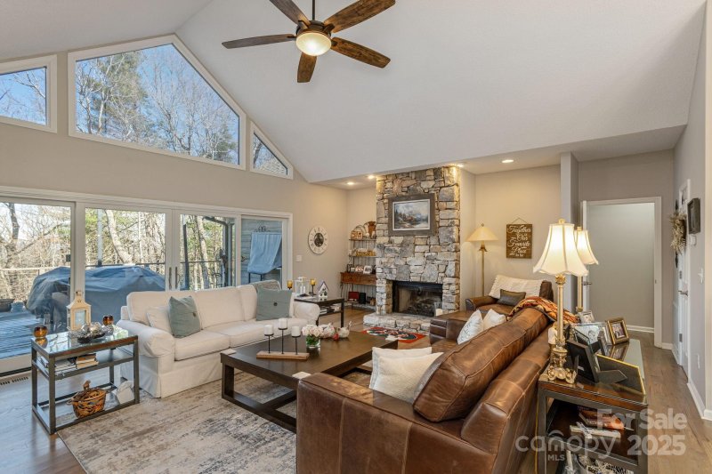 Property image 5 of 155 Poplar Loop Drive in Kenmure, Flat Rock, NC 28731