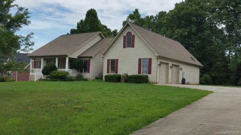 Property image 2 at 158 Zurich Lane, Statesville, NC 28625