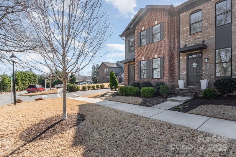 Property image 4 at 300 Linestowe Drive, Belmont, NC 28012