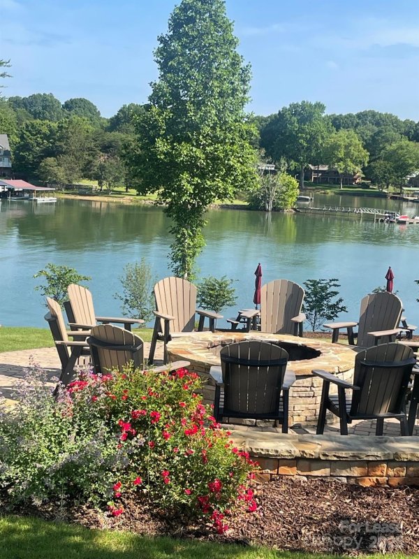 Property image 3 at 104 Helm Lane, Mooresville, NC 28117