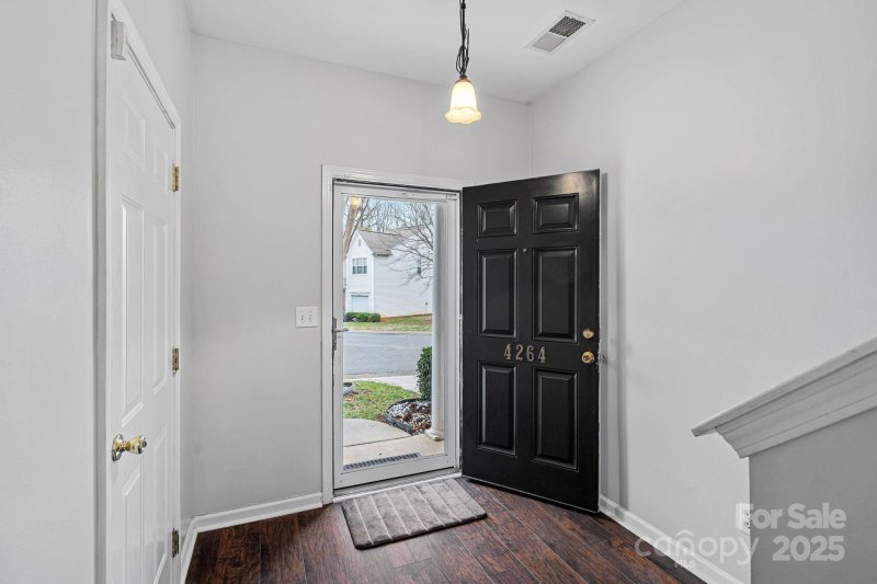 Property image 3 at 4264 Glenlea Commons Drive, Charlotte, NC 28216