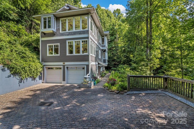 Property image 2 at 322 Crestview Drive, Black Mountain, NC 28711