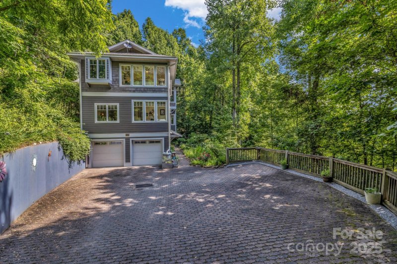 Property image 3 at 322 Crestview Drive, Black Mountain, NC 28711