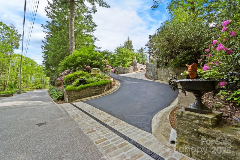 Property image 5 at 1245 Laurel Lane, Blowing Rock, NC 28605