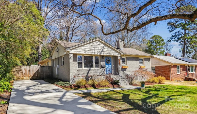 Property image 3 at 2727 Hilliard Drive, Charlotte, NC 28205