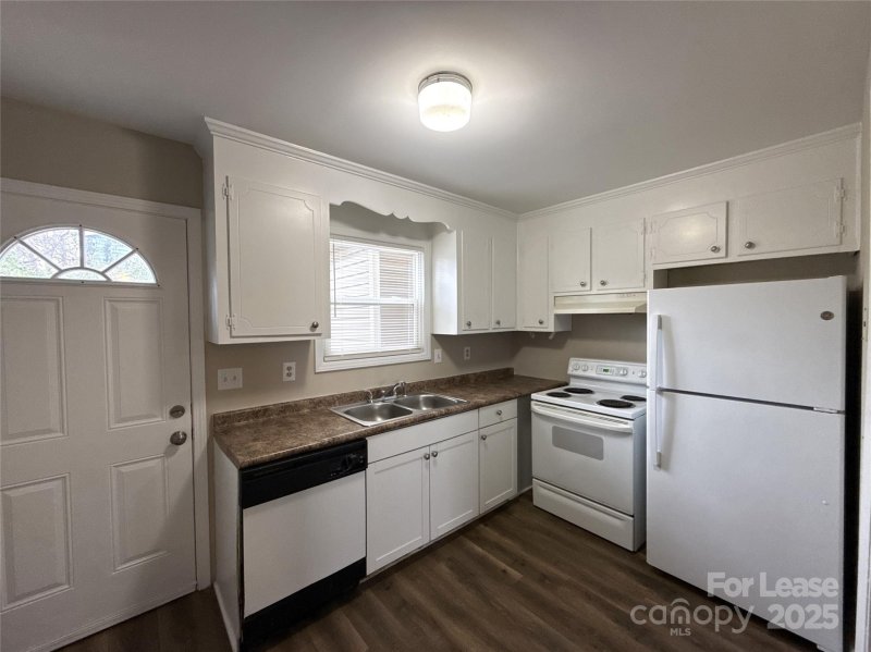 Property image 4 at 1613 N Sharon Amity Road, Charlotte, NC 28205