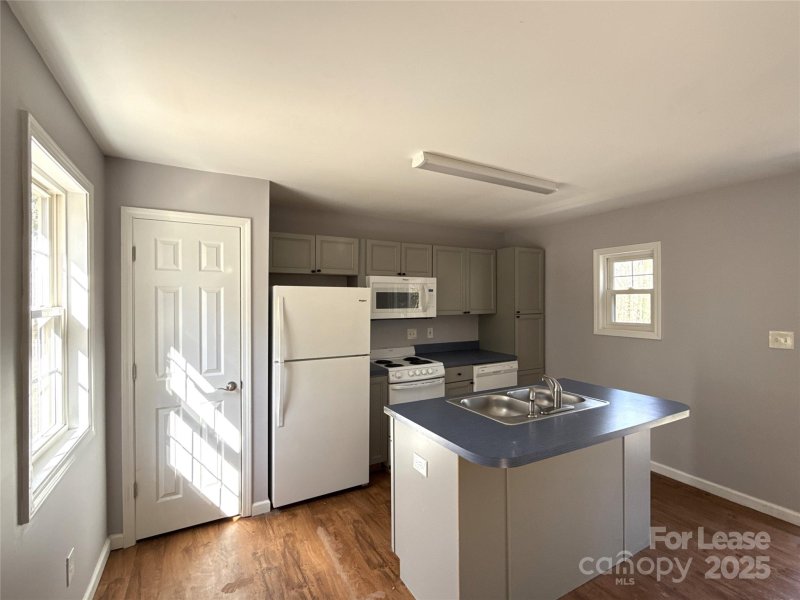 Property image 3 at 4019 Durham Lane, Charlotte, NC 28269