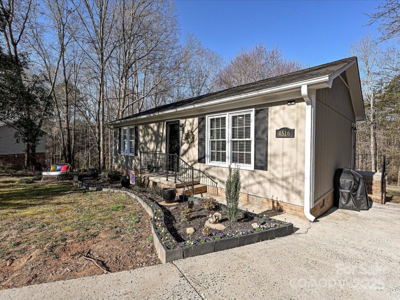 Property image 2 at 4516 Jamee Drive, Gastonia, NC 28056