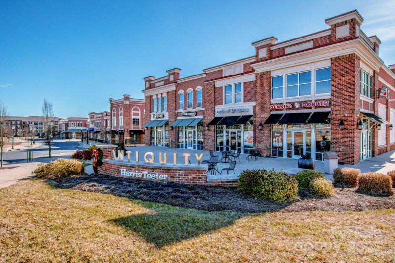 Property image 4 at 19915 Lamp Lighters Way, Cornelius, NC 28031