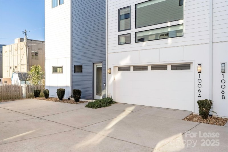 Property image 2 at 1006 Greenleaf Avenue, Charlotte, NC 28202