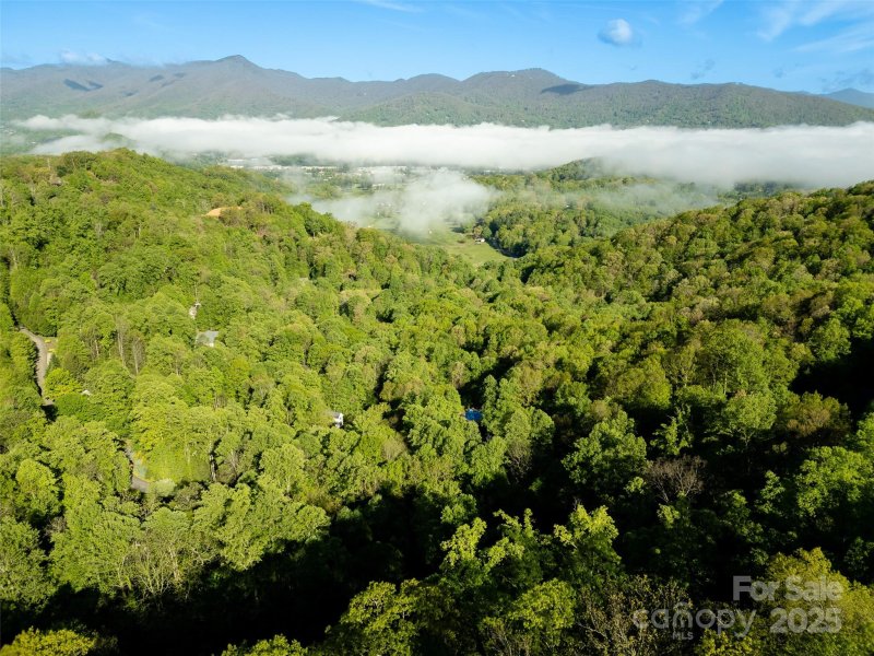 Property image 2 of 42 Cliff Lane in Smoky Mountain Sanctuary, Waynesville, NC 28786