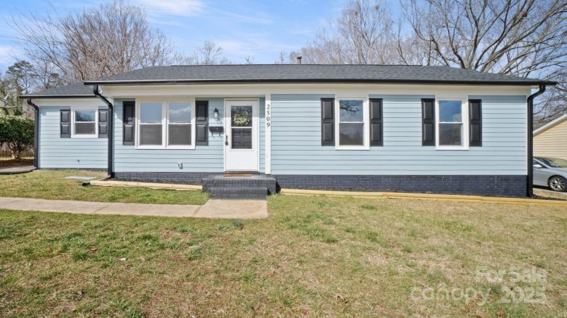 Property image 3 at 2509 Lanecrest Drive, Charlotte, NC 28215