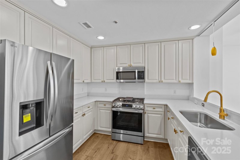 Property image 3 at 315 Arlington Avenue, Charlotte, NC 28203