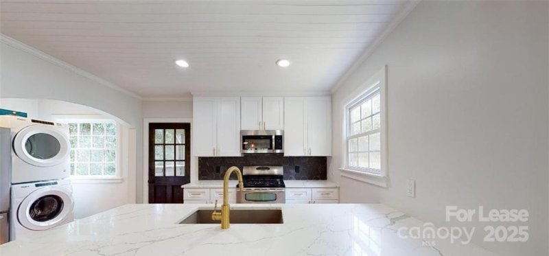 Property image 4 at 3128 Commonwealth Avenue, Charlotte, NC 28205