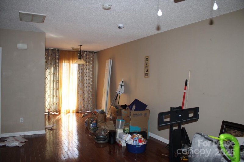 Property image 3 at 10118 Frosty Lane, Charlotte, NC 28216