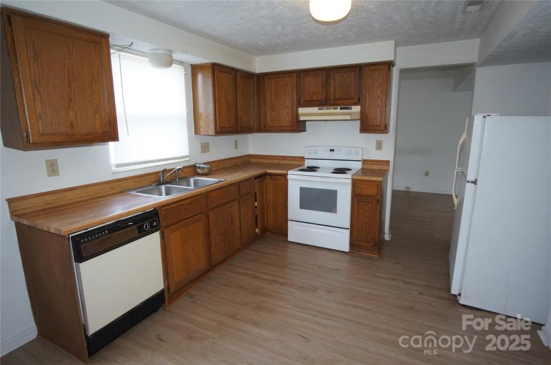 Property image 5 at 8915 Touchstone Lane, Charlotte, NC 28227