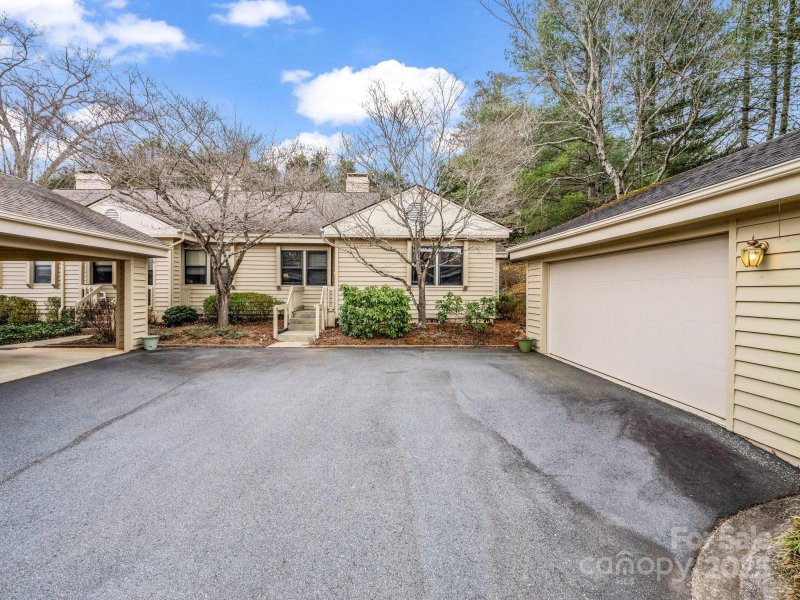 Property image 3 at 3103 Saint Augustine Place, Asheville, NC 28805