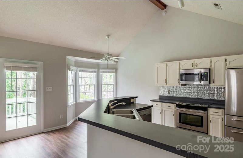 Property image 3 at 803 Brightmoor Drive, Matthews, NC 28105