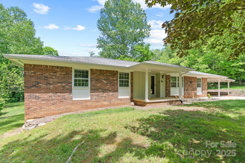 Property image 2 at 12 Springwood Drive, Asheville, NC 28805