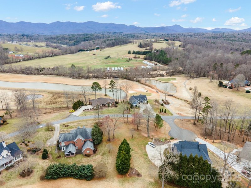 Property image 5 of 4283 5th Court in Silver Creek Plantation, Morganton, NC 28655