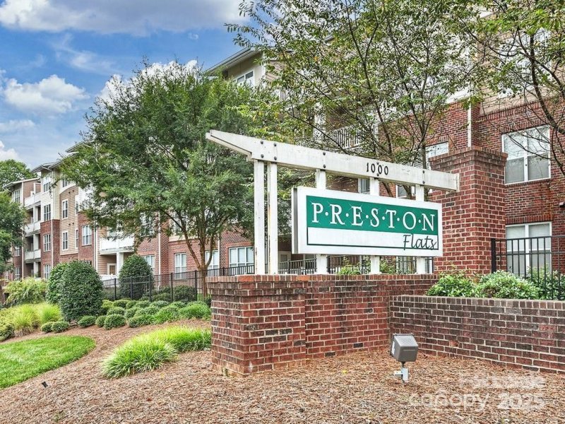 1000 E Woodlawn Road