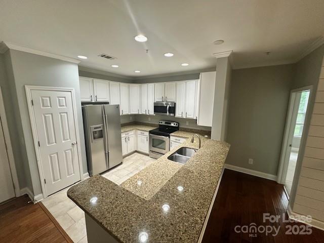 Property image 3 at 1000 E Woodlawn Road, Charlotte, NC 28209