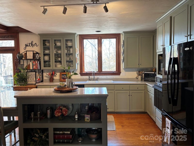 Property image 4 at 511 Glencurry Drive, Charlotte, NC 28214