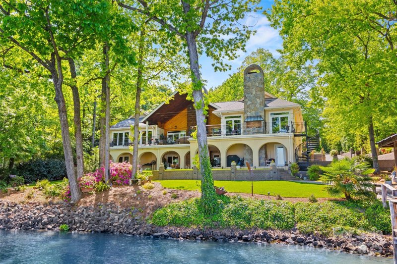 Property image 2 at 16 Sunrise Point Court, Lake Wylie, SC 29710