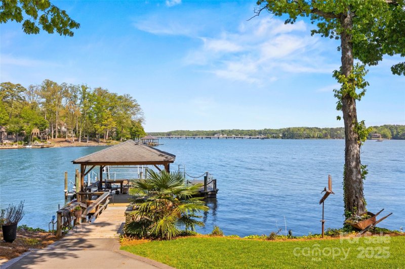 Property image 4 at 16 Sunrise Point Court, Lake Wylie, SC 29710