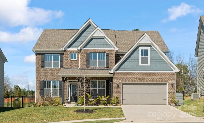 5585 Zeeland Lane