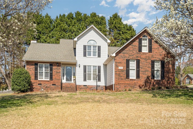 Property image 3 at 919 42nd Avenue Lane, Hickory, NC 28601