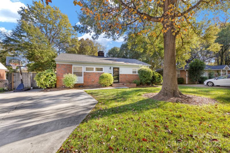 Property image 4 at 4635 General Pershing Drive, Charlotte, NC 28209