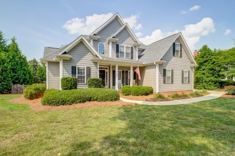 Property image 2 at 175 Turnberry Lane, Mooresville, NC 28117