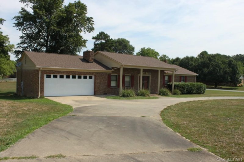 Property image 2 at 100 Chadwick Drive, Kings Mountain, NC 28086