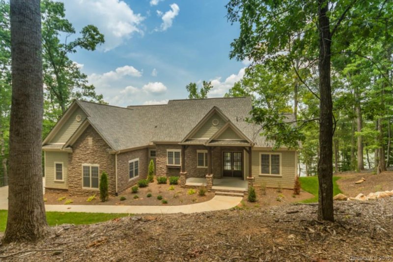 Property image 2 at 16020 Munson Hill Road, Charlotte, NC 28278