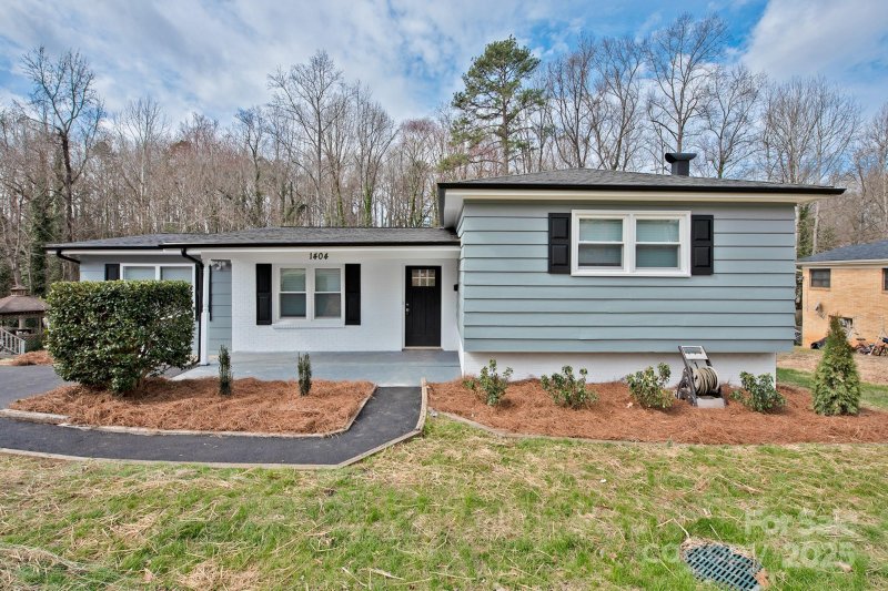 Property image 2 at 1404 Nottingham Road, Kannapolis, NC 28081