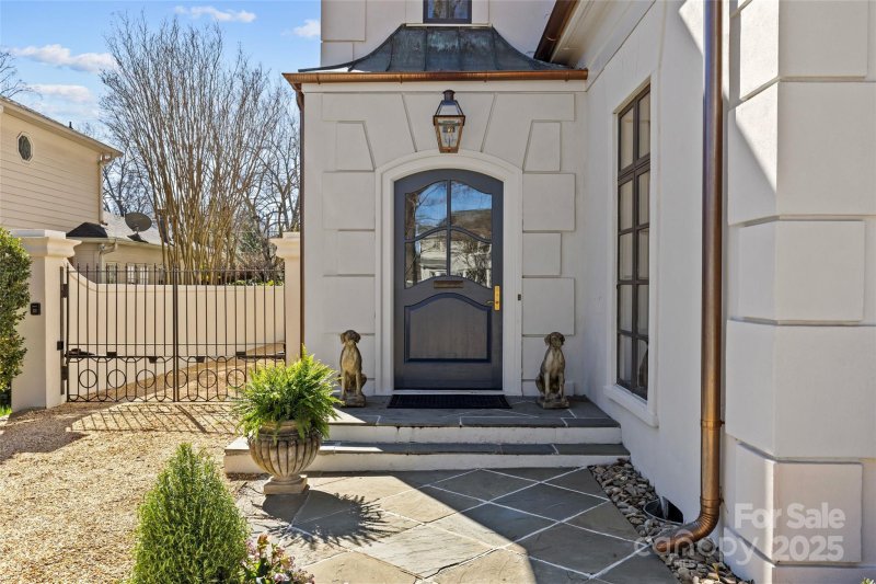 Property image 2 at 1414 Biltmore Drive, Charlotte, NC 28207