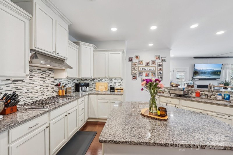 Property image 4 at 14621 Brannock Hills Drive, Charlotte, NC 28278