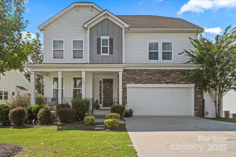 Property image 2 of 7200 Irongate Drive in Bent Creek, Lancaster, SC 29720