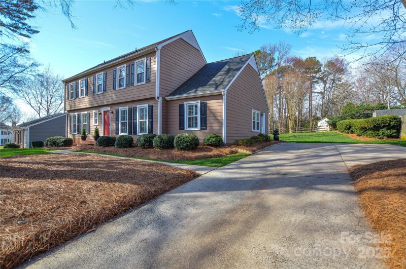 Property image 2 at 916 Somersby Lane, Matthews, NC 28105