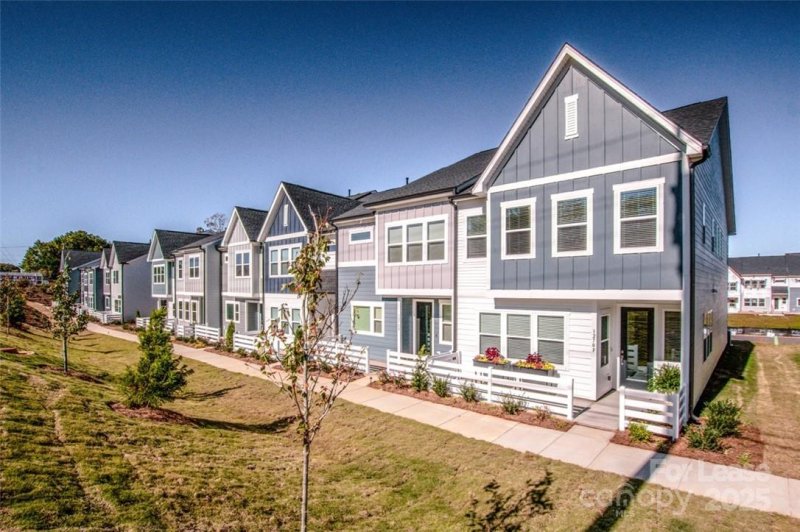 Property image 3 at 1270 Malvern Way, Mooresville, NC 28117