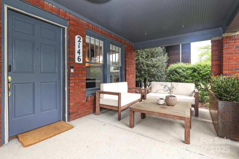 Property image 2 of 2146 E 5th Street in Elizabeth, Charlotte, NC 28204