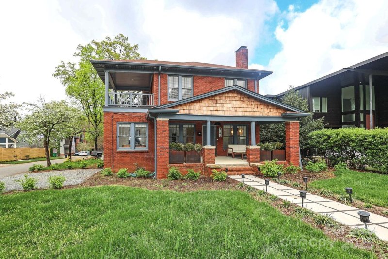 Property image 3 of 2146 E 5th Street in Elizabeth, Charlotte, NC 28204